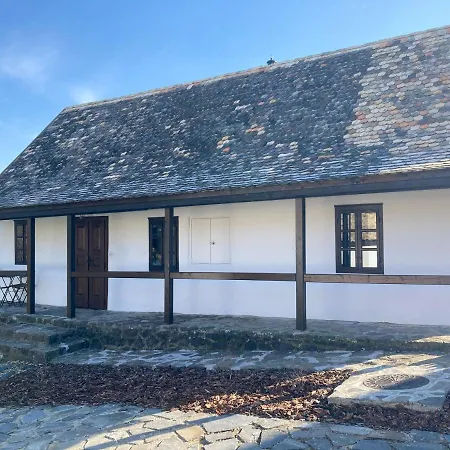 Kegli Es Fuerdohaz Apartmán Hollókő